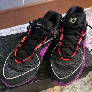 Brand new KD 16 Sneakers size 12